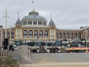 Kurhaus, by: Maurice Guelen